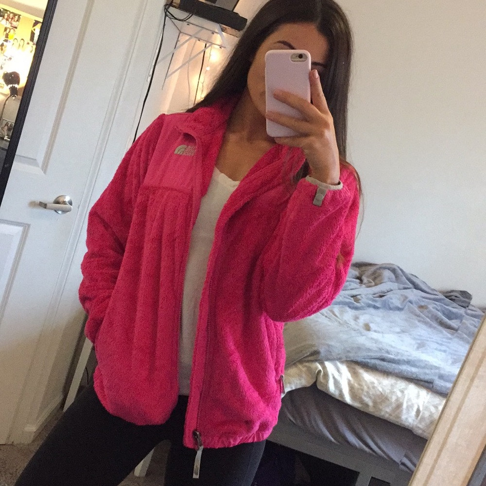Cozy hot pink Northface zip up❄️💖